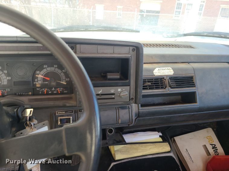 image for item DS7249 2002 GMC C7500 