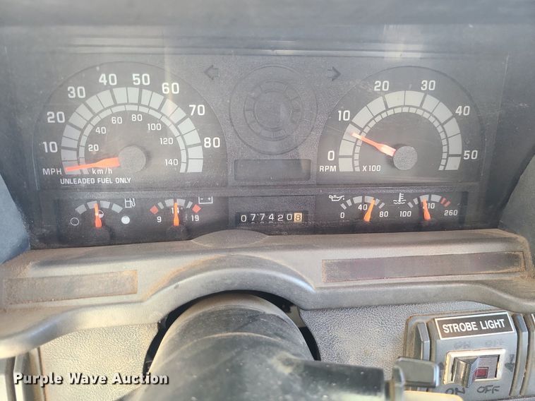 image for item DS7249 2002 GMC C7500 