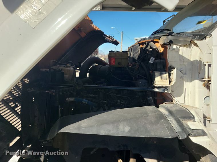 image for item DS7249 2002 GMC C7500 