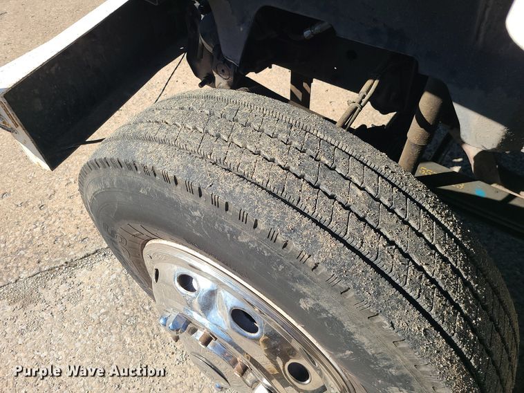 image for item DS7249 2002 GMC C7500 