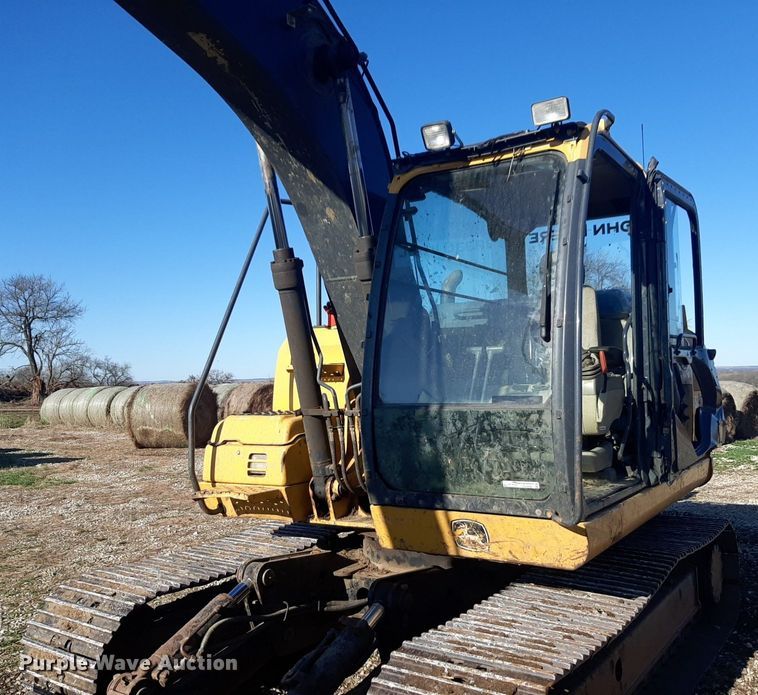 image for item DV9946 2015 John Deere 130G excavator