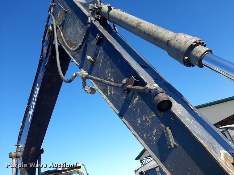 image for item DV9946 2015 John Deere 130G excavator