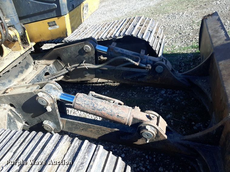 image for item DV9946 2015 John Deere 130G excavator