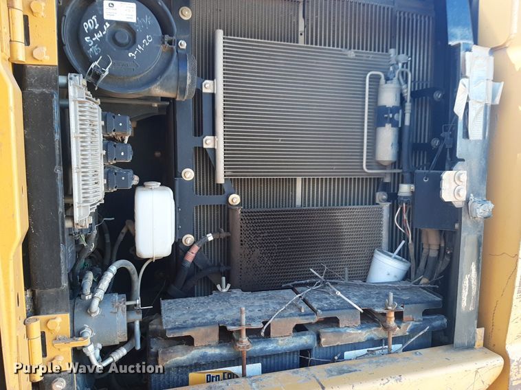 image for item DV9946 2015 John Deere 130G excavator