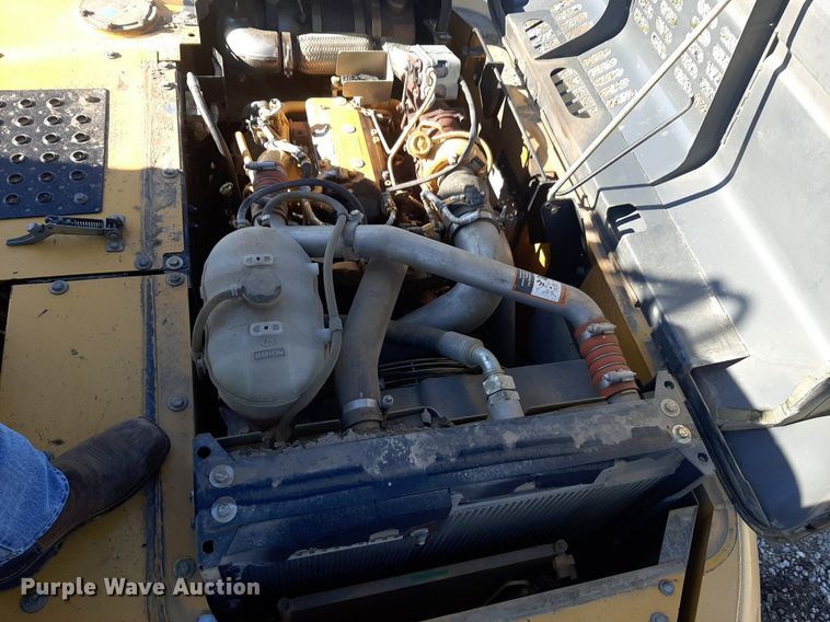 image for item DV9946 2015 John Deere 130G excavator