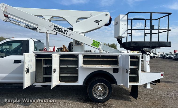 image for item EG1357 2017 Ford F550 Super Duty bucket truck
