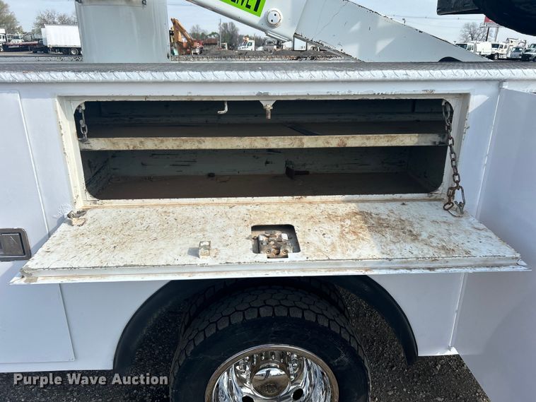 image for item EG1357 2017 Ford F550 Super Duty bucket truck