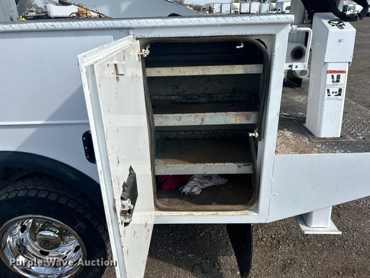 image for item EG1357 2017 Ford F550 Super Duty bucket truck