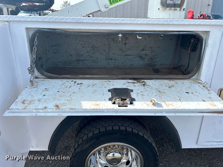 image for item EG1357 2017 Ford F550 Super Duty bucket truck