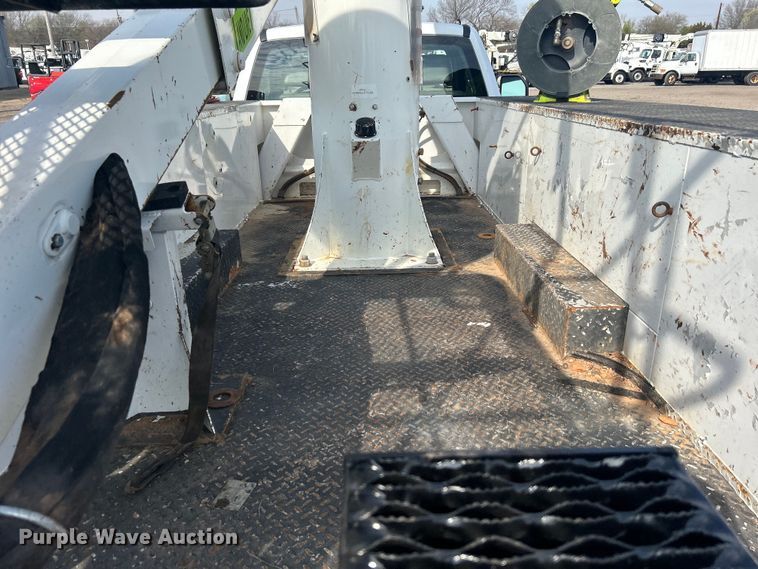 image for item EG1357 2017 Ford F550 Super Duty bucket truck