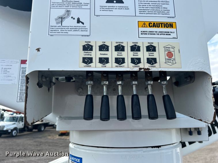 image for item EG1357 2017 Ford F550 Super Duty bucket truck