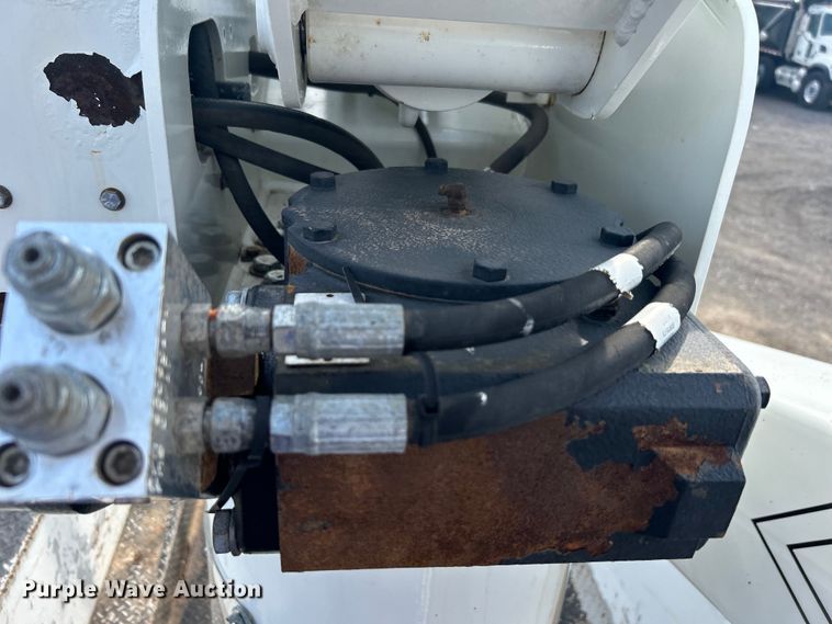 image for item EG1357 2017 Ford F550 Super Duty bucket truck