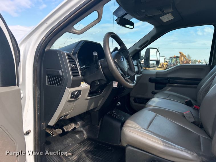 image for item EG1357 2017 Ford F550 Super Duty bucket truck