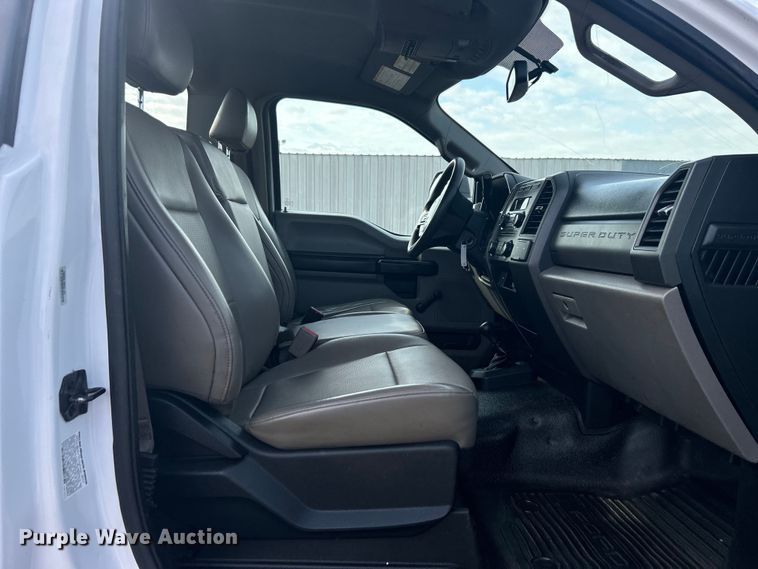 image for item EG1357 2017 Ford F550 Super Duty bucket truck