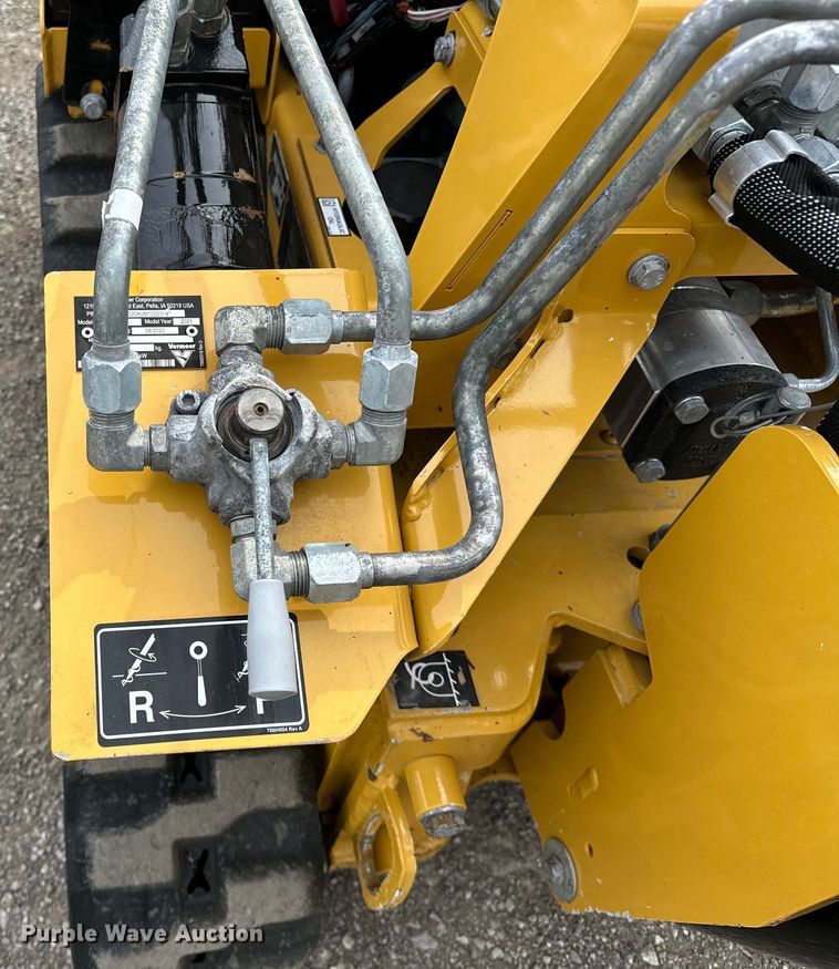 image for item EG1378 2021 Vermeer SPX25 cable plow