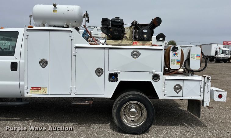 image for item EG1383 2011 Ford F550 Super Duty 