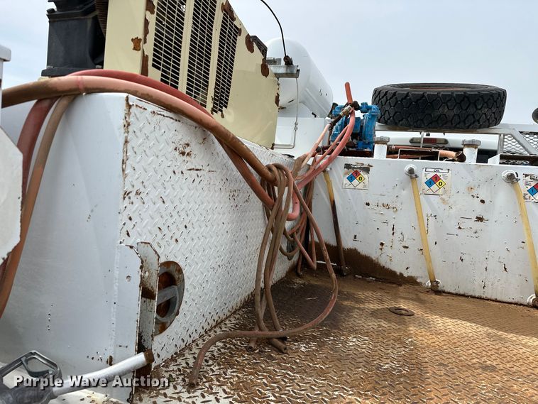 image for item EG1383 2011 Ford F550 Super Duty 