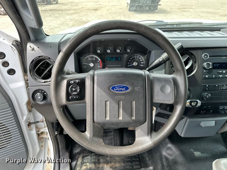 image for item EG1383 2011 Ford F550 Super Duty 