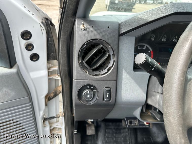 image for item EG1383 2011 Ford F550 Super Duty 