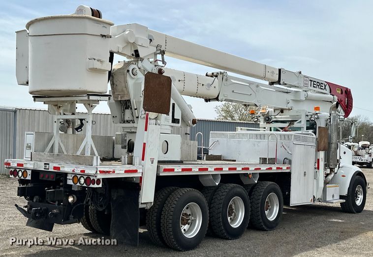 image for item EG1384 2009 Peterbilt  365 tri-drive bucket truck
