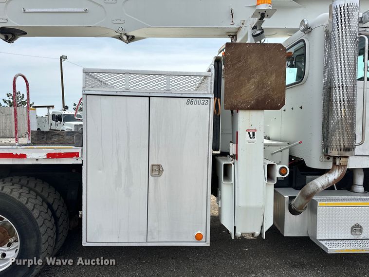 image for item EG1384 2009 Peterbilt  365 tri-drive bucket truck