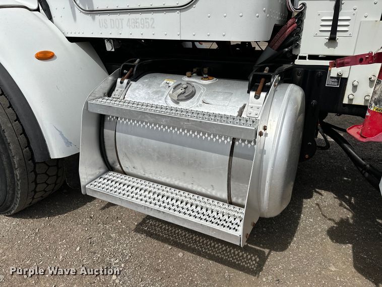 image for item EG1384 2009 Peterbilt  365 tri-drive bucket truck