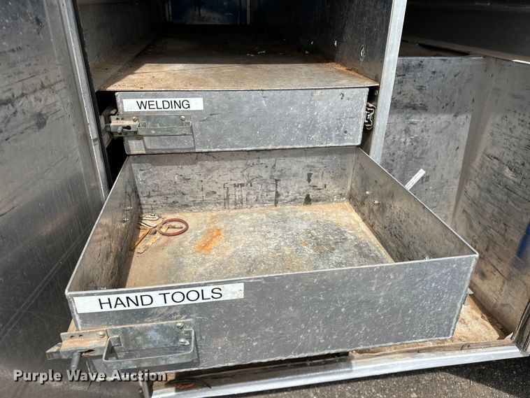 image for item EG1384 2009 Peterbilt  365 tri-drive bucket truck