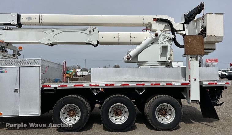 image for item EG1384 2009 Peterbilt  365 tri-drive bucket truck