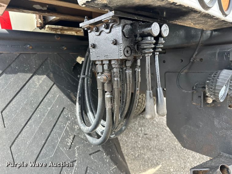 image for item EG1384 2009 Peterbilt  365 tri-drive bucket truck