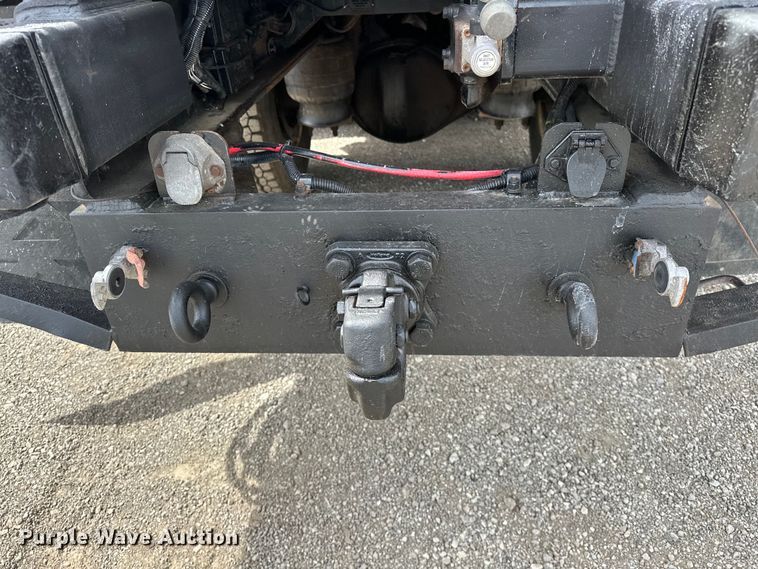 image for item EG1384 2009 Peterbilt  365 tri-drive bucket truck