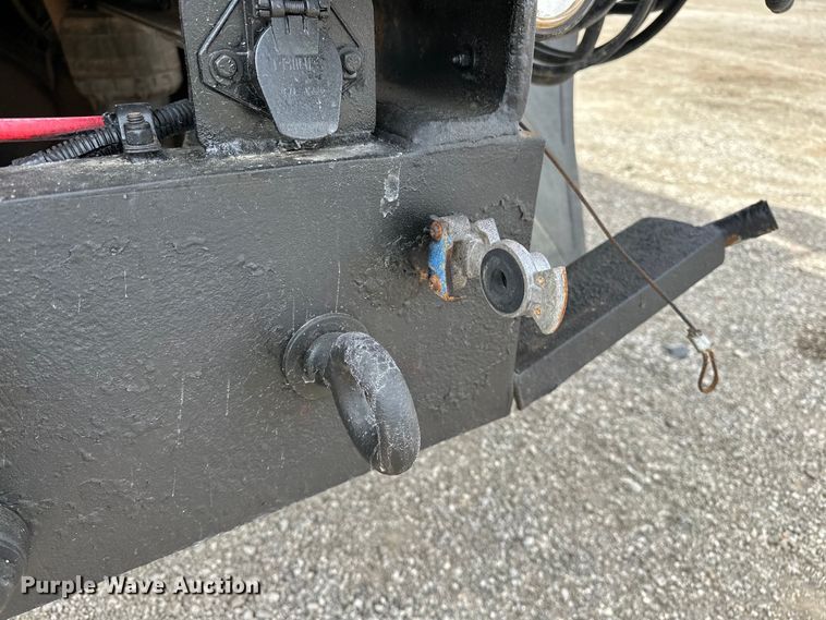 image for item EG1384 2009 Peterbilt  365 tri-drive bucket truck