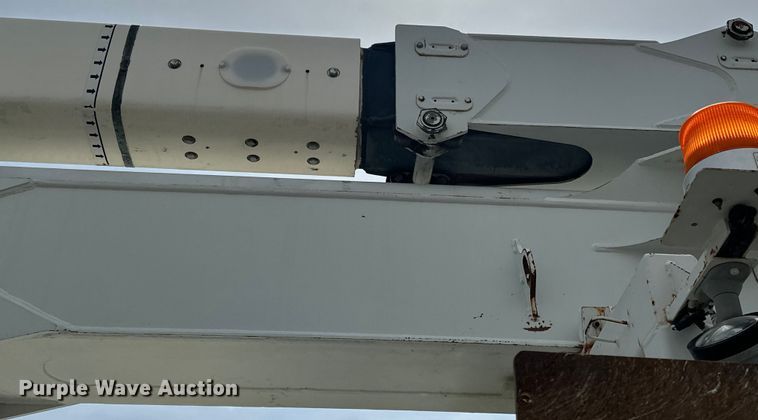 image for item EG1384 2009 Peterbilt  365 tri-drive bucket truck