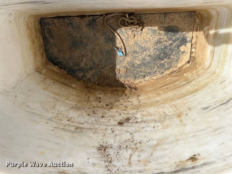 image for item EG1384 2009 Peterbilt  365 tri-drive bucket truck