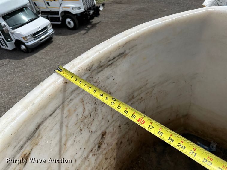 image for item EG1384 2009 Peterbilt  365 tri-drive bucket truck