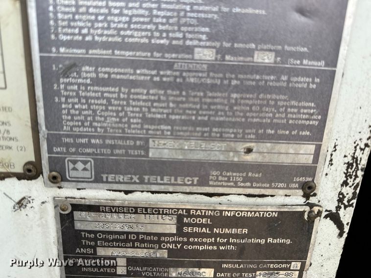 image for item EG1384 2009 Peterbilt  365 tri-drive bucket truck