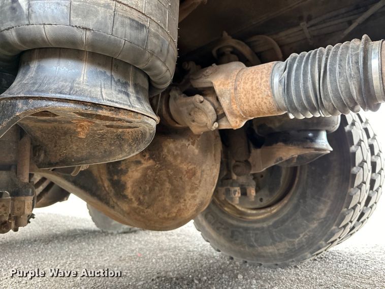 image for item EG1384 2009 Peterbilt  365 tri-drive bucket truck