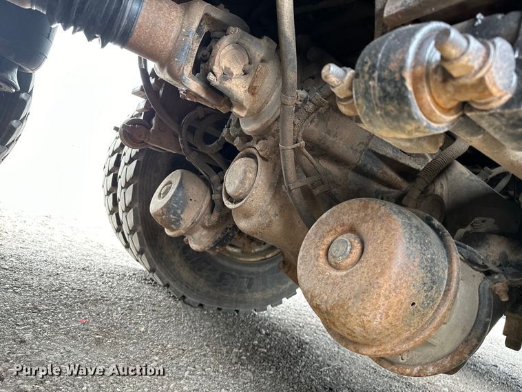 image for item EG1384 2009 Peterbilt  365 tri-drive bucket truck