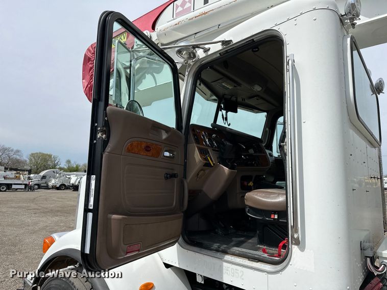 image for item EG1384 2009 Peterbilt  365 tri-drive bucket truck