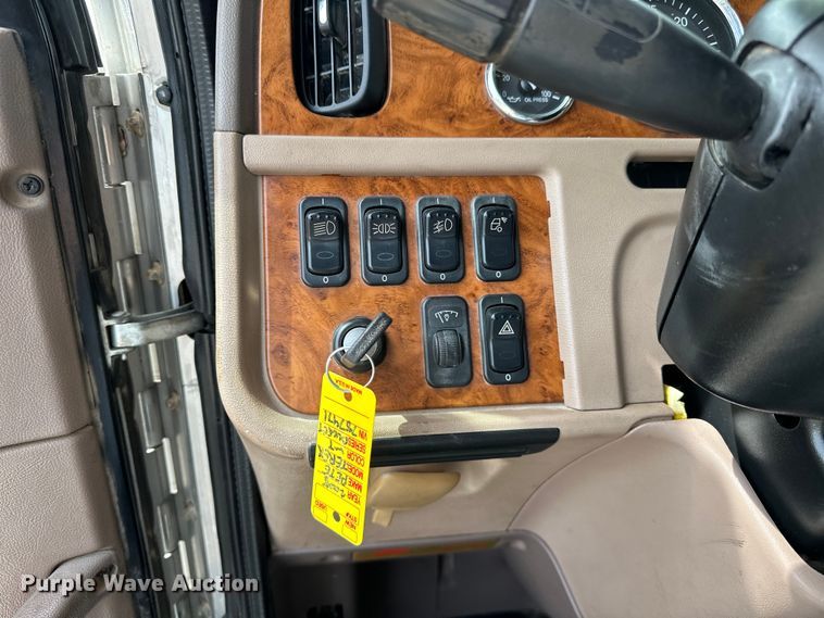 image for item EG1384 2009 Peterbilt  365 tri-drive bucket truck