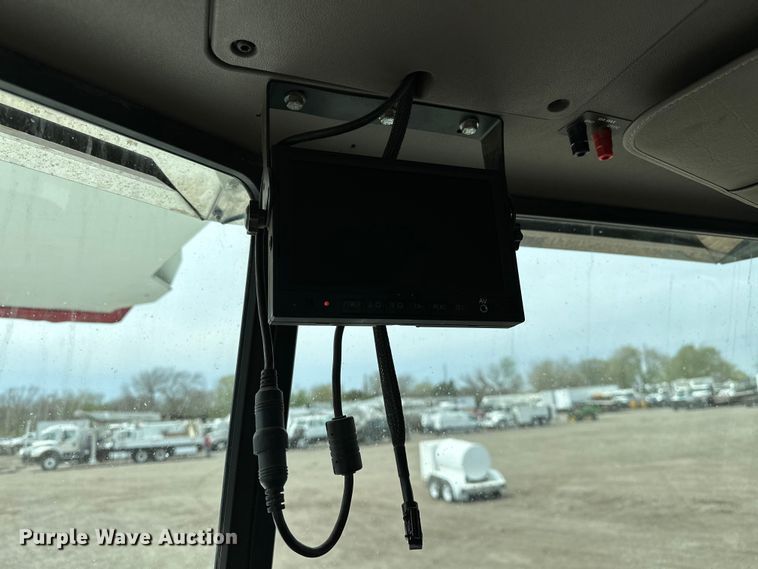 image for item EG1384 2009 Peterbilt  365 tri-drive bucket truck