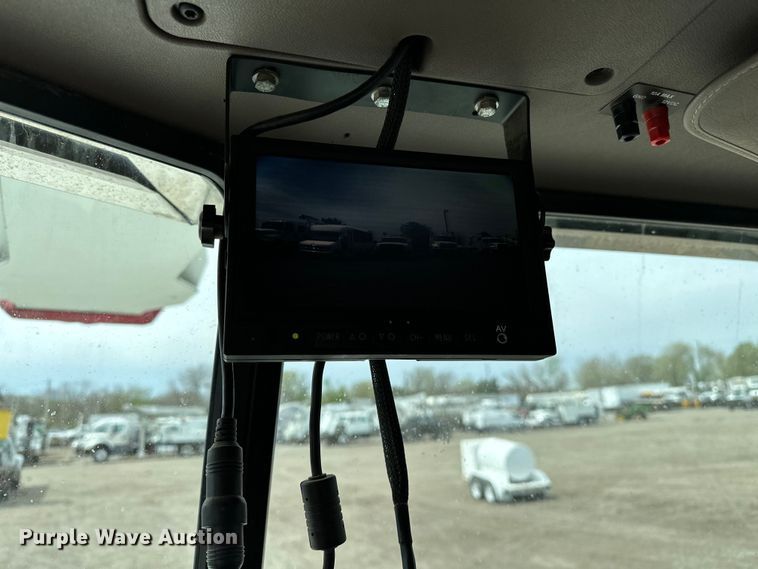 image for item EG1384 2009 Peterbilt  365 tri-drive bucket truck