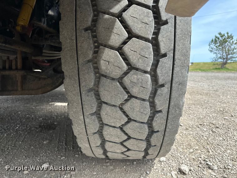 image for item EG1384 2009 Peterbilt  365 tri-drive bucket truck