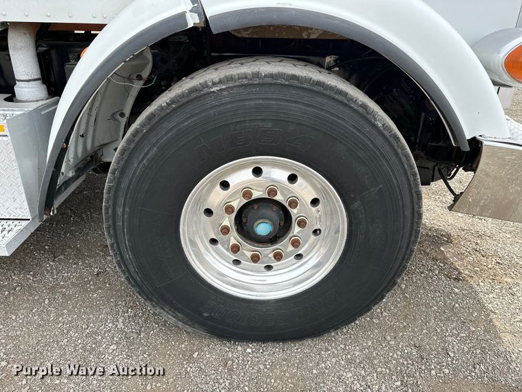 image for item EG1384 2009 Peterbilt  365 tri-drive bucket truck