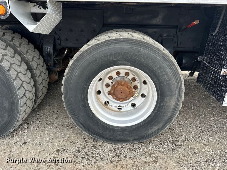 image for item EG1384 2009 Peterbilt  365 tri-drive bucket truck