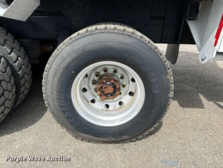 image for item EG1384 2009 Peterbilt  365 tri-drive bucket truck