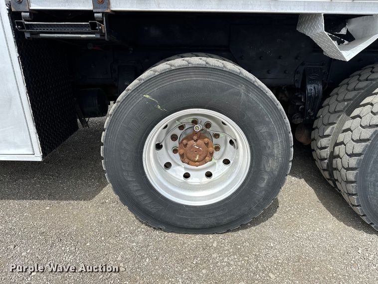 image for item EG1384 2009 Peterbilt  365 tri-drive bucket truck