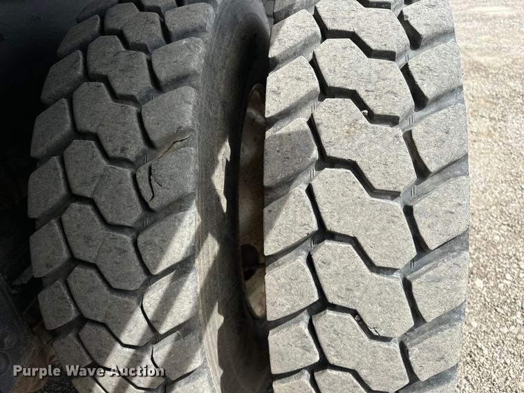 image for item EG1384 2009 Peterbilt  365 tri-drive bucket truck