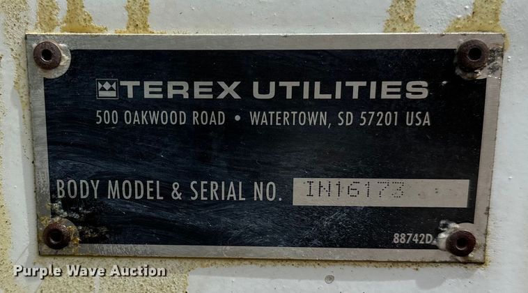 image for item EG1384 2009 Peterbilt  365 tri-drive bucket truck