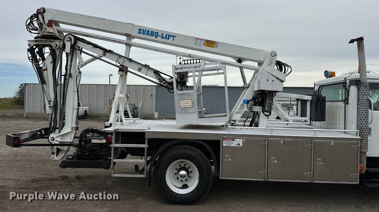 image for item EG1389 1999 International  4700 bridge inspection truck