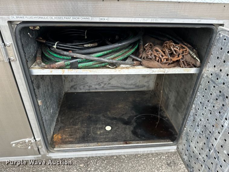 image for item EG1389 1999 International  4700 bridge inspection truck